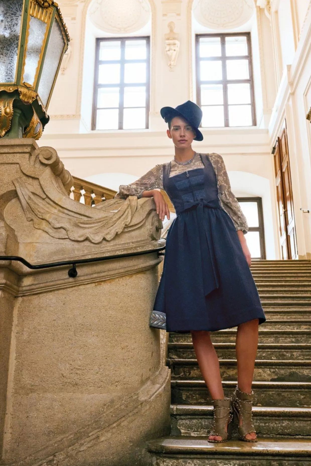 Dirndl Aus Kunstleder Und Zusätzlichem Gürtel-Sportalm Fashion