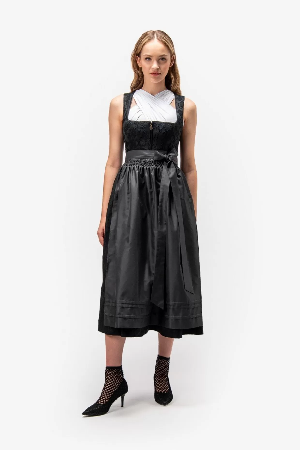 Zeitloses Elegantes Dirndl-Sportalm Online